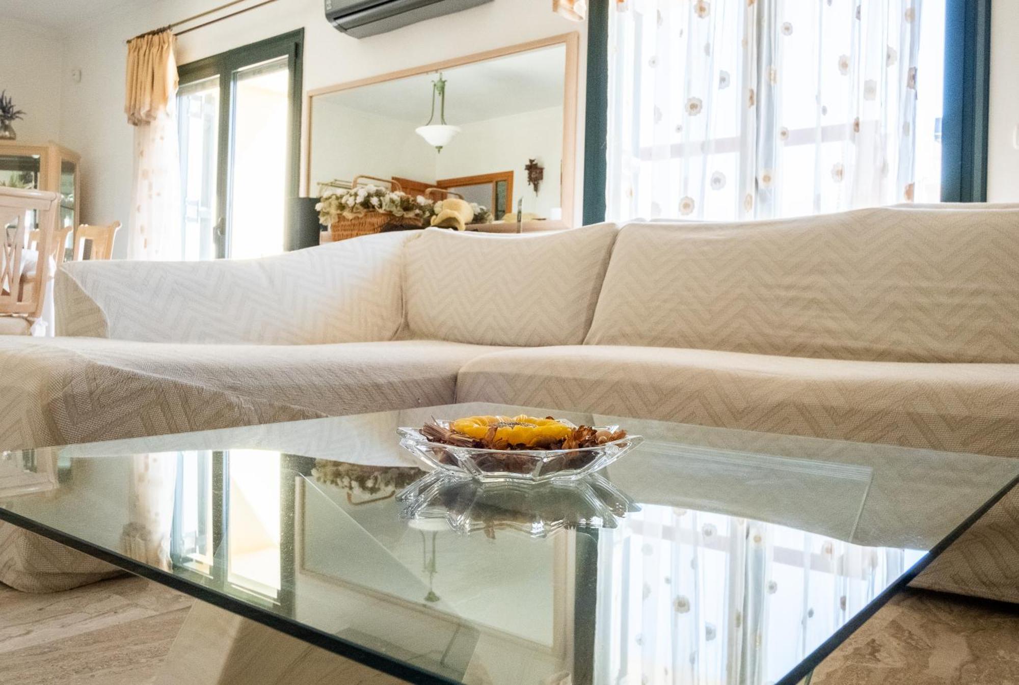 Spacious House In A Quiet Neighbourhood 이라피트라 외부 사진