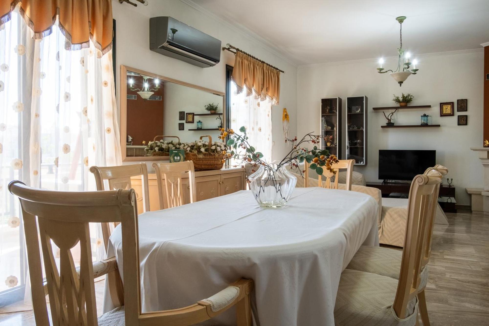 Spacious House In A Quiet Neighbourhood 이라피트라 외부 사진